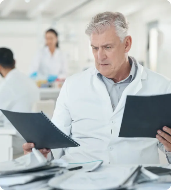 Symbolbild für Zettelchaos ohne digitale Arbeitsanweisung und E-Signatur im System i|NORIS-DMI
